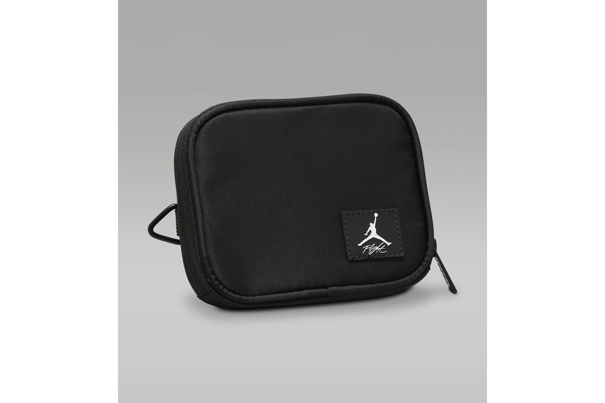 Μικρό τετράγωνο πορτοφόλι Jordan μαύρο με φερμουάρ