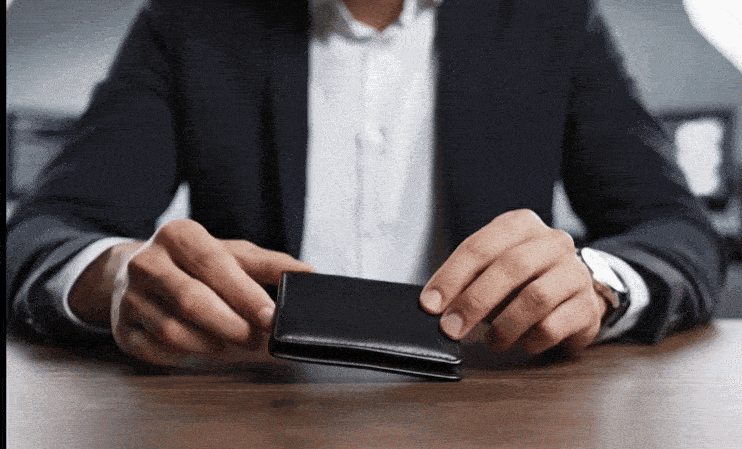 Πορτοφόλια με τεχνολογία RFID για προστασία