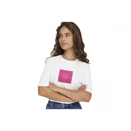 Only Eloise Boxy S-S Text Top Box Jrs T-Shirt 