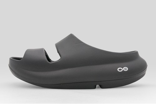 Oofos Ooyea Παντόφλες (1700 BLACK)