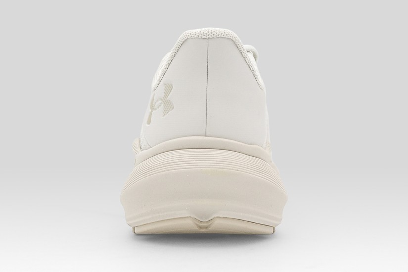 Under Armour Turbulence 3 Αθλητικά Παπούτσια για Τρέξιμο Μπεζ