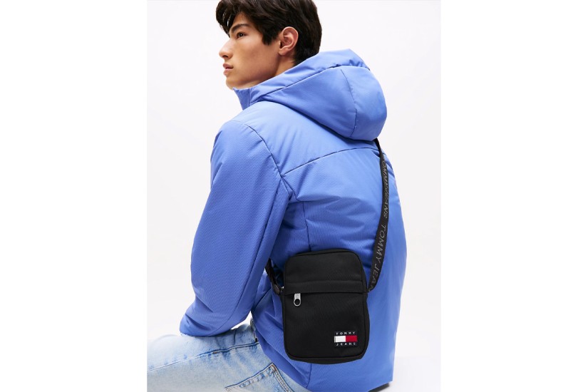 Tommy Jeans Essential Repeat Logo Ανδρικό Τσαντάκι Χιαστί - Ώμου Μαύρο 1,5L