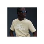 Nike Just Do It Swoosh Ανδρικό Κοντομάνικο T-Shirt Ζαχαρί