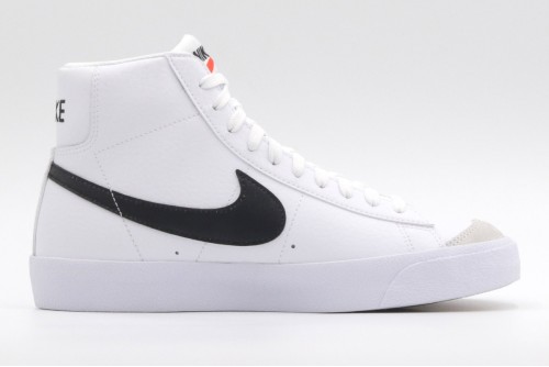 Nike Blazer Mid 77 Sneakers (DA4086 100)