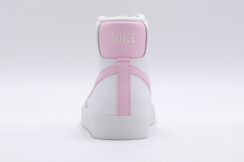 Nike Blazer Mid 77 Gs Sneakers (DA4086 106)