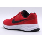 Δες τα κόκκινα, μαύρα και λευκά Nike Revolution 6 παιδικά Sneakers. Κάνε τη διαφορά με αυτά τα παπούτσια για να έχεις μια ξεχωριστή εμπειρία τρεξίματος.