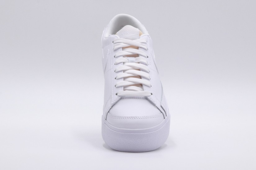Nike Blazer Low Platform Γυναικεία Sneakers Λευκά