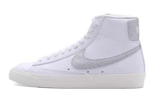Nike W Blazer Mid 77 Ess Sneakers (DQ7574 100)