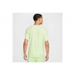 Nike Dri-FIT UV Miler Ανδρικό Κοντομάνικο Αθλητικό T-Shirt Λαχανί