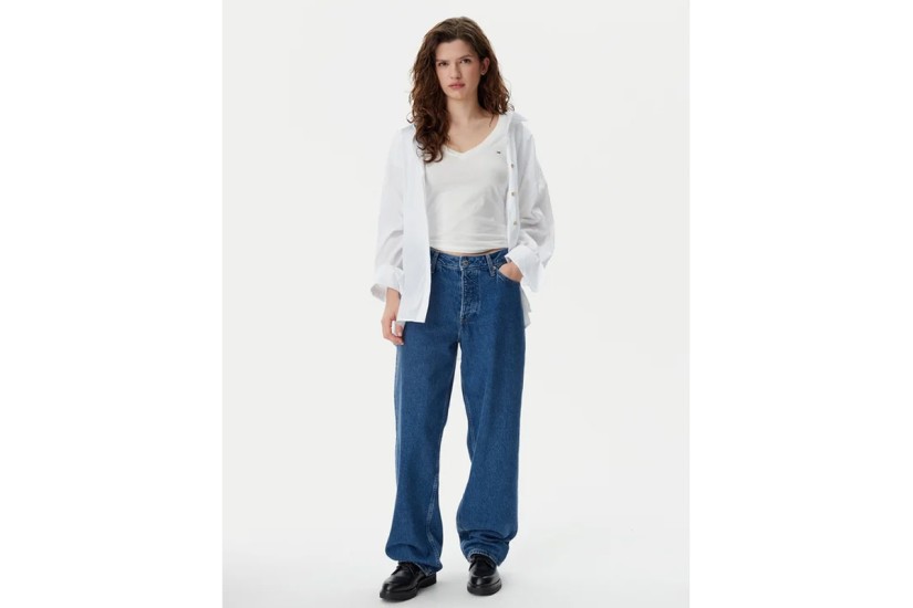 Tommy Jeans Slim V-Neck Γυναικείο Κοντομάνικο T-Shirt Εκρού