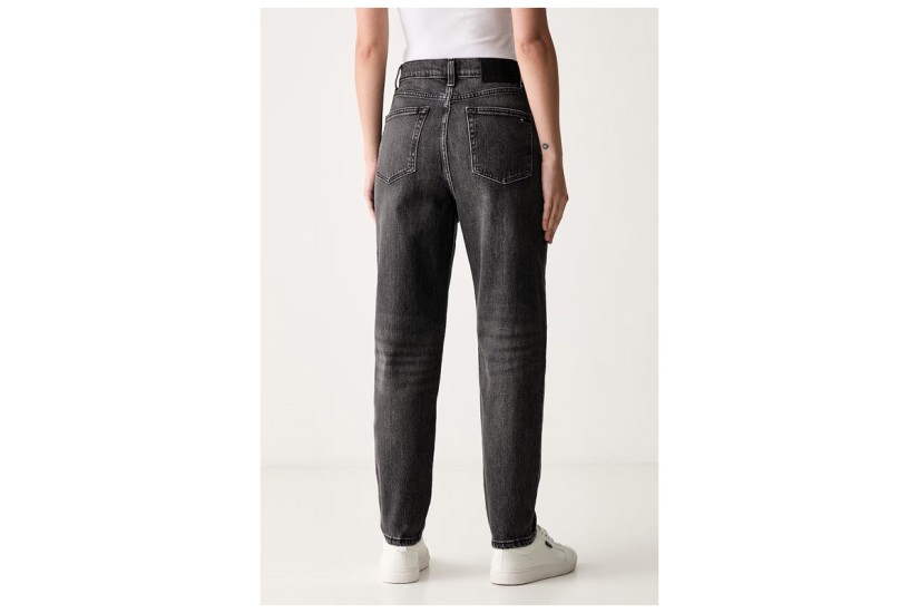 Tommy Jeans Ultra High Rise Tapered Mom Γυναικείο Παντελόνι Τζιν Μαύρο