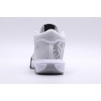 Δες τα λευκά και μαύρα Nike Lebron Witness Viii Μπασκετικά Παπούτσια. Κάνε τη διαφορά με αυτά τα παπούτσια για να έχεις στυλ που ξεχωρίζει στο παρκέ.