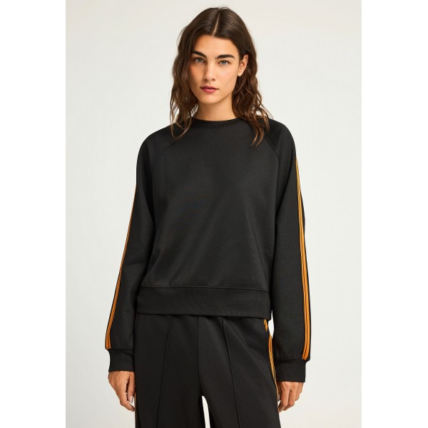 Funky Buddha Μπλούζα Με Λαιμόκοψη Γυναικεία (FBL012-103-06-BLACK)