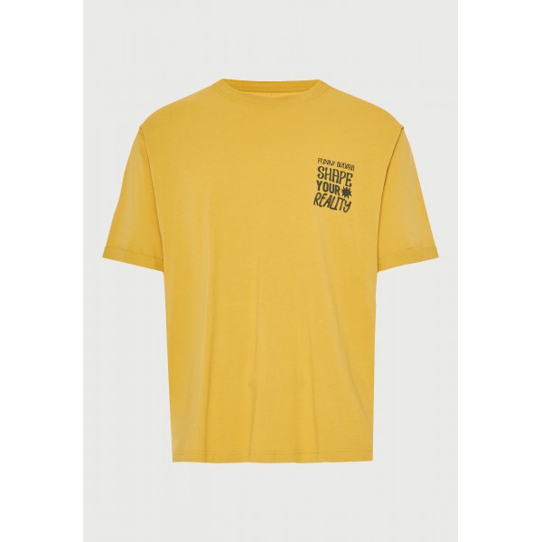 Funky Buddha T-Shirt Με Τύπωμα Στην Πλάτη (FBM013-049-04-OIL-YELLOW)