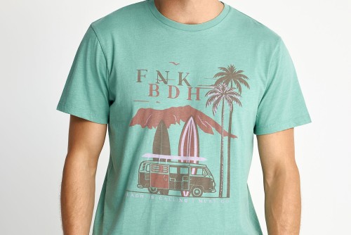Funky Buddha Ανδρική Μπλούζα Κοντό Μανίκι Και Τύπωμα (FBM013-091-04-GREEN-LAKE)