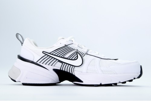 Nike W V2K Run Sneakers (HF5342 100)