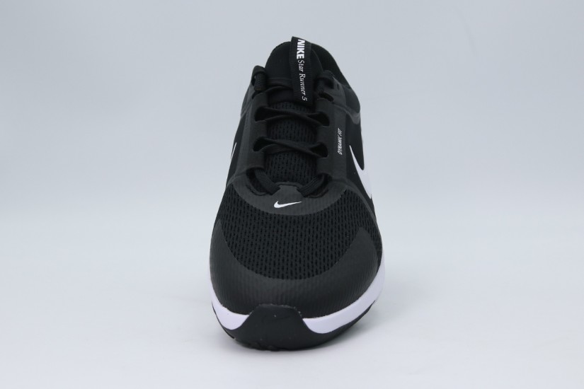 Nike Star Runner 5 Αθλητικά Παπούτσια για Τρέξιμο Μαύρα, Λευκά