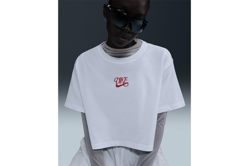Nike Sportswear Γυναικείο Cropped Κοντομάνικο T-Shirt Λευκό