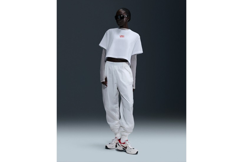 Nike Sportswear Γυναικείο Cropped Κοντομάνικο T-Shirt Λευκό