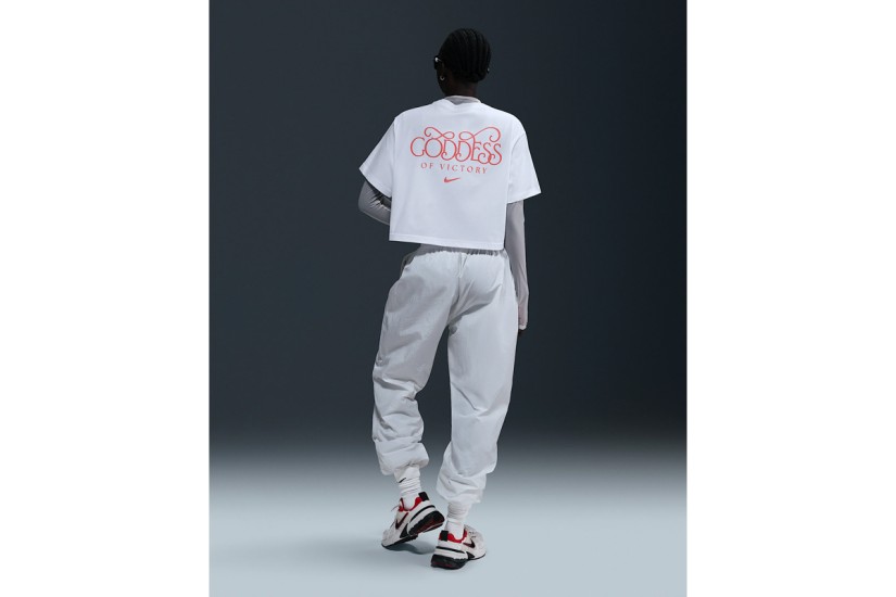 Nike Sportswear Γυναικείο Cropped Κοντομάνικο T-Shirt Λευκό