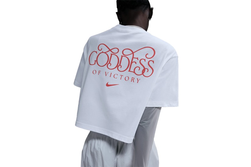 Nike Sportswear Γυναικείο Cropped Κοντομάνικο T-Shirt Λευκό