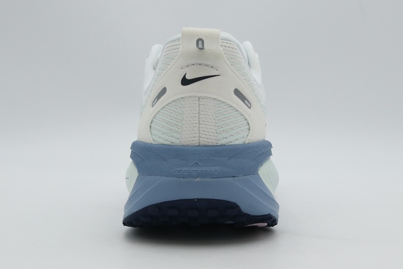 Nike Vomero 18 Γυναικεία Αθλητικά Παπούτσια για Τρέξιμο Λευκά, Ραφ, Ροζ, Μαύρα