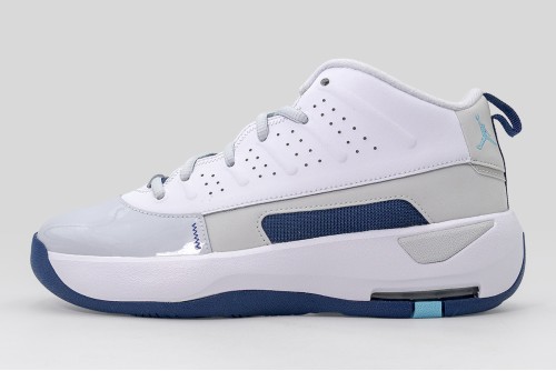 Jordan Max Aura 7 Sneakers (HQ2089 101)