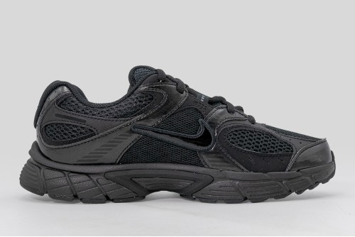 Nike V5 Rnr Sneakers (HQ6411 002)