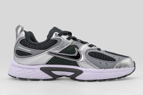Nike V5 Rnr Sneakers (HQ6412 001)