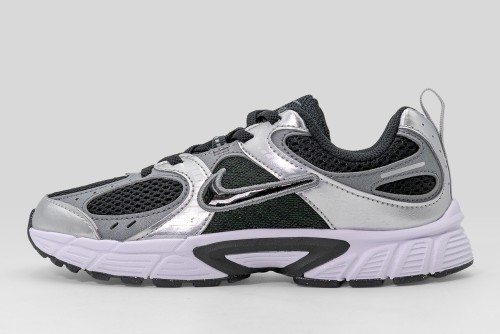 Nike V5 Rnr Sneakers (HQ6412 001)