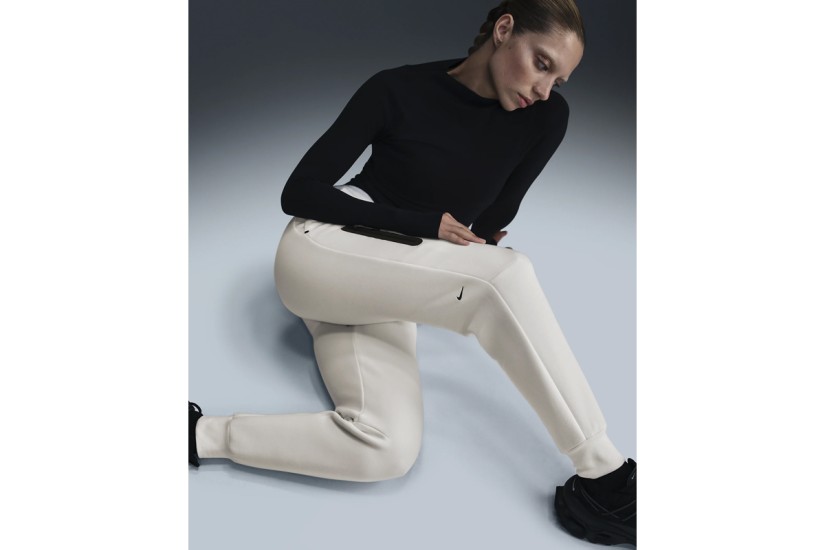 Nike Sportswear Tech Fleece Γυναικείο Παντελόνι Φόρμας Εκρού