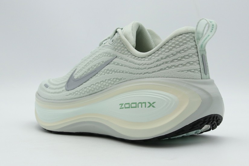 Nike Vomero Plus Γυναικεία Αθλητικά Παπούτσια για Τρέξιμο Μέντα, Ασημί