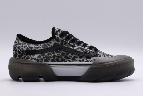 Vans Old Skool Tape Sneakers (VN0A7Q5VAXK1)