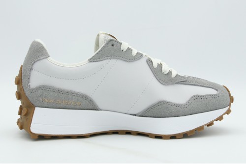 New Balance 327 Sneakers (W3279NT)