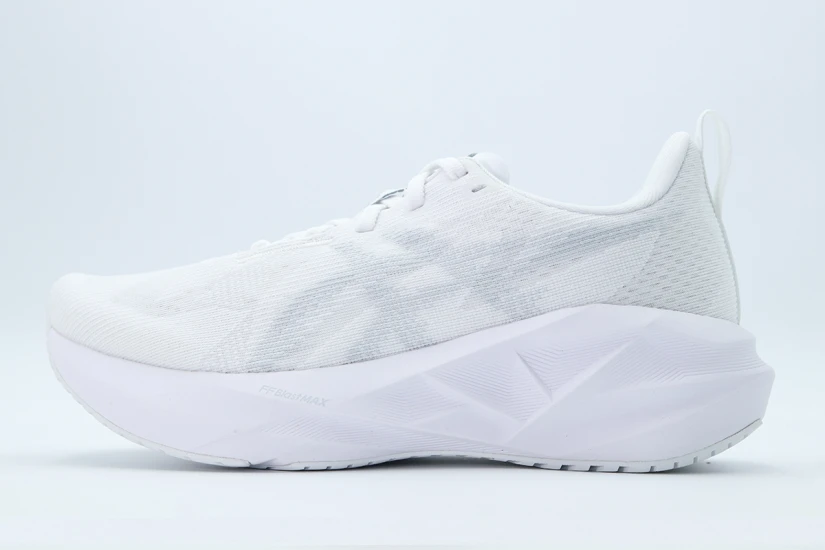 ASICS Novablast 5 Αθλητικά Παπούτσια για Τρέξιμο Λευκά