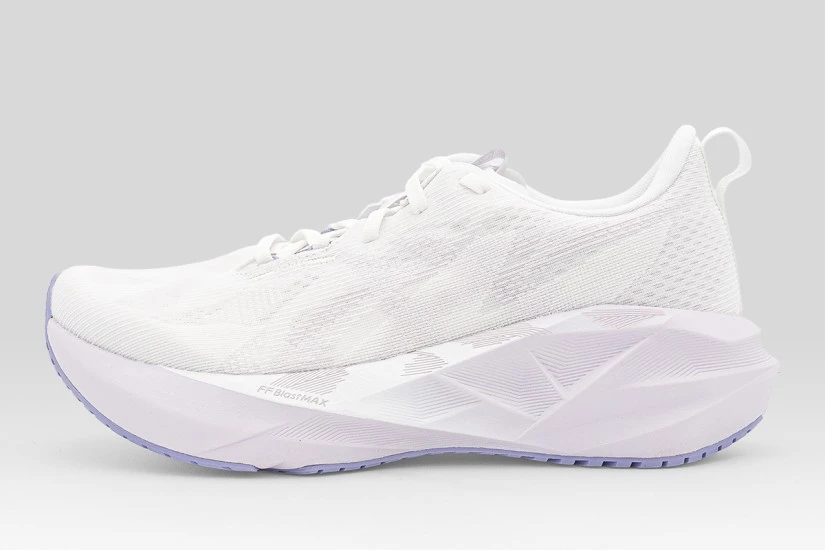 ASICS Novablast 5 Αθλητικά Παπούτσια για Τρέξιμο Λευκά, Λιλά