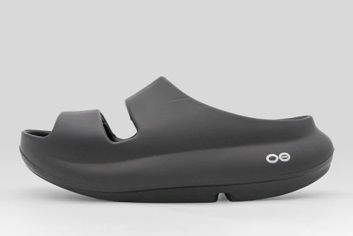 Oofos Ooyea Παντόφλες (1700 BLACK)