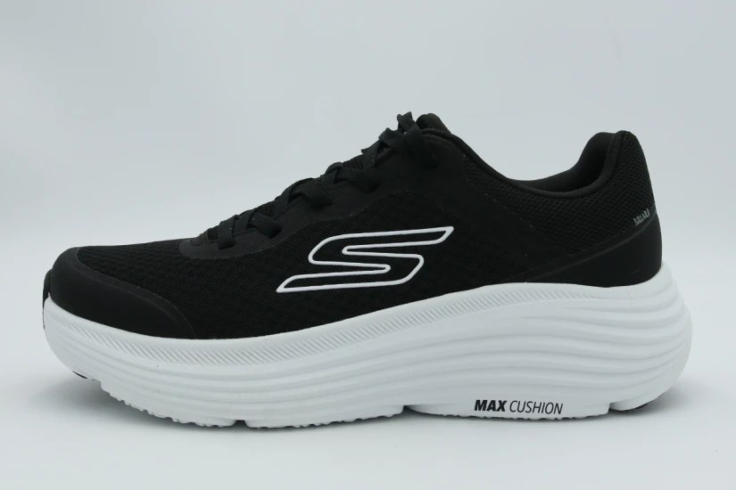 Skechers Max Cushioning Endeavour Ανδρικά Αθλητικά Παπούτσια για Τρέξιμο Μαύρα, Λευκά