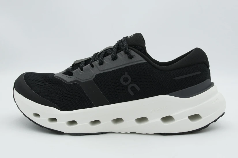 On Cloudrunner 3 Ανδρικά Αθλητικά Παπούτσια για Τρέξιμο Μαύρα, Λευκά