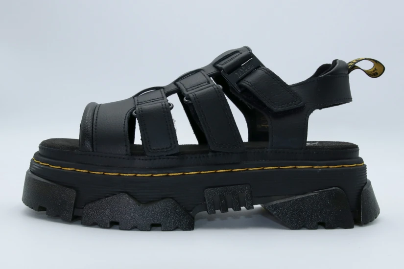 Dr. Martens Mattison 3 Strap Γυναικεία Σανδάλια Μαύρα