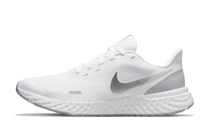 Nike Wmns Nike Revolution 5 (BQ3207 100)