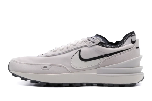Nike Waffle One Se Sneakers (DO9782 001)