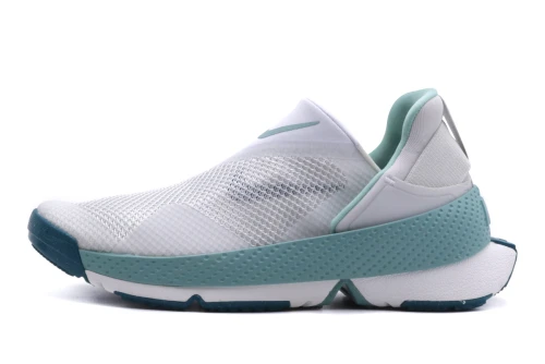 Nike Go Flyease Sneakers (DR5540 013)