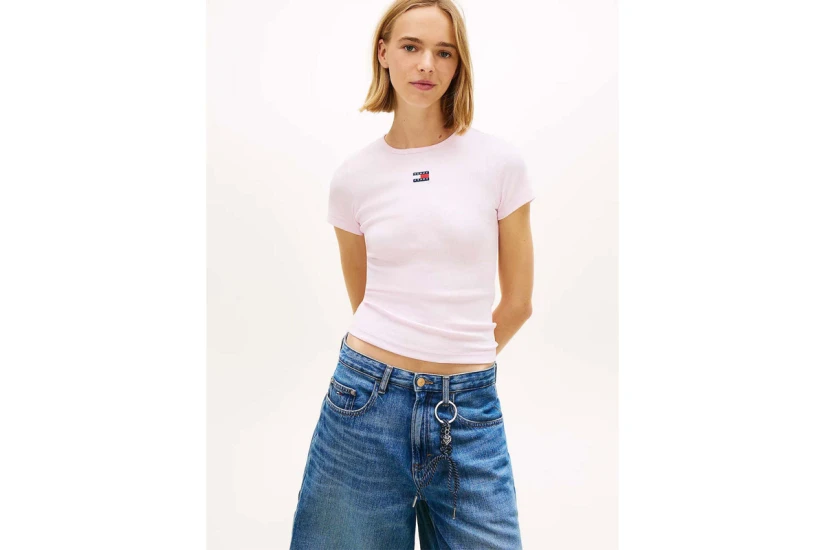 Tommy Jeans Badge Ribbed Slim Fit Γυναικείο Κοντομάνικο T-Shirt Ροζ