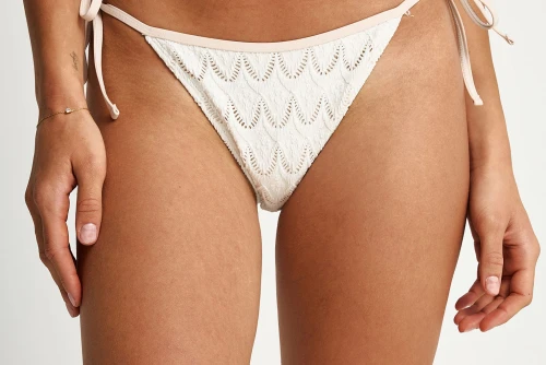 Funky Buddha Μαγιό Σλιπ Γυναικείο (FBL013-111-16B-OFF-WHITE)