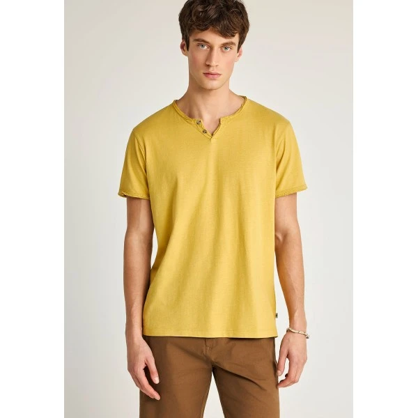 Funky Buddha The Essentials V-Neck T-Shirt Ανδρικό (FBM013-004-04-OIL-YELLOW)
