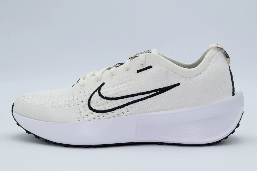 Nike Interact Run Αθλητικά Παπούτσια για Τρέξιμο Εκρού, Μαύρα