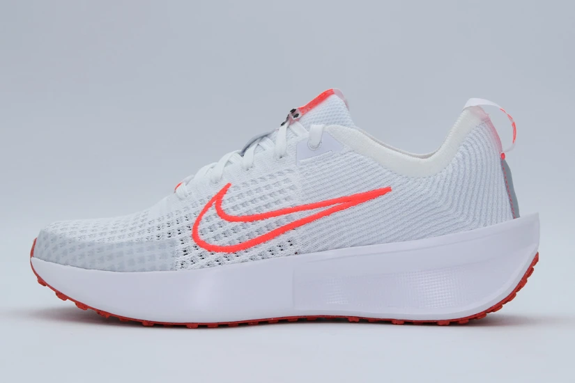 Nike Interact Run Αθλητικά Παπούτσια για Τρέξιμο Λευκά, Κοραλλί