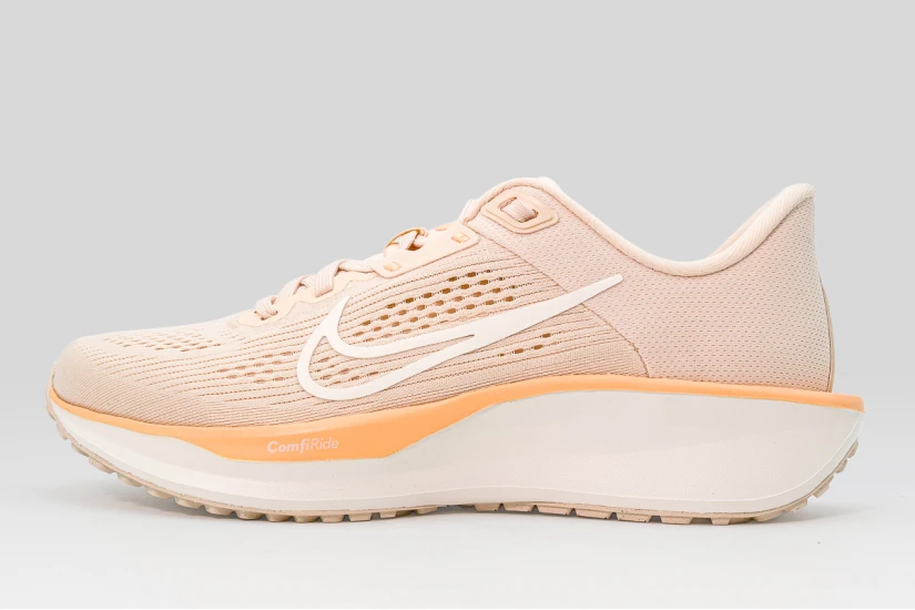 Nike Quest 6 Αθλητικά Παπούτσια για Τρέξιμο Μπεζ, Κίτρινα, Λευκά