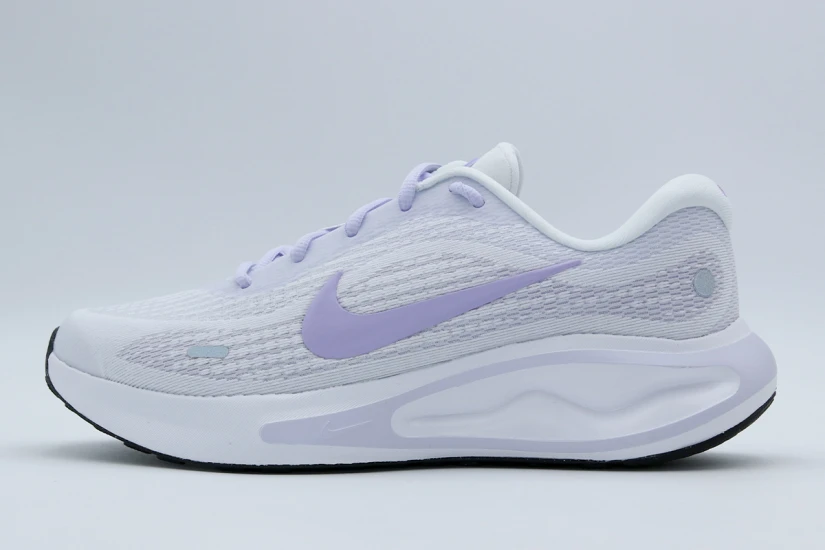 Nike Journey Run Αθλητικά Παπούτσια για Τρέξιμο Λευκά, Λιλά